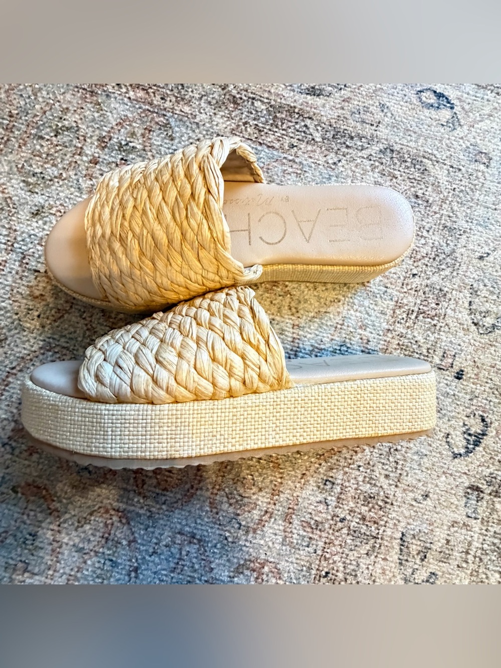 Beach by Matisse Cairo woven raffia platform slides size 8 beige